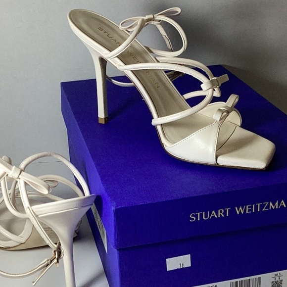 Tully Sandal (Women)
Stuart Weitzman
Women - Picture 9 of 12